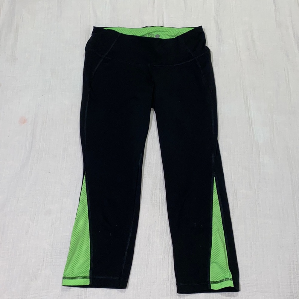 Old Navy - Fitted Ajusté Active Capri Leggings